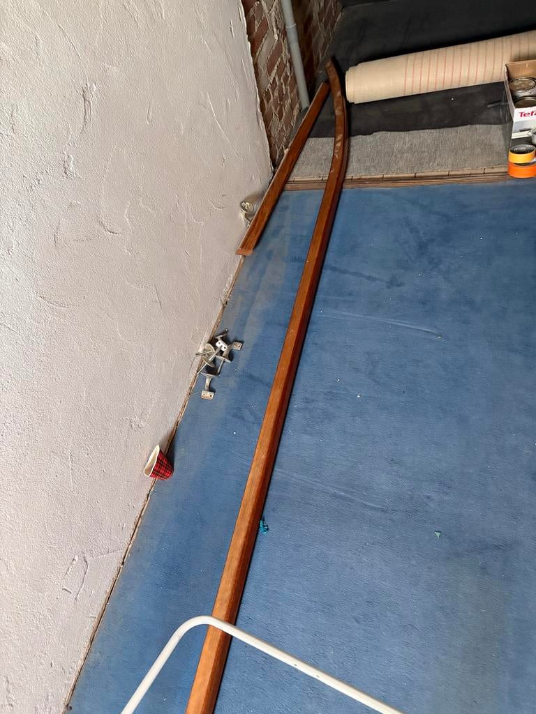 Houten trapleuning met zilverkleurige houders, Ophalen, Gebruikt, Trap, 2 tot 4 meter