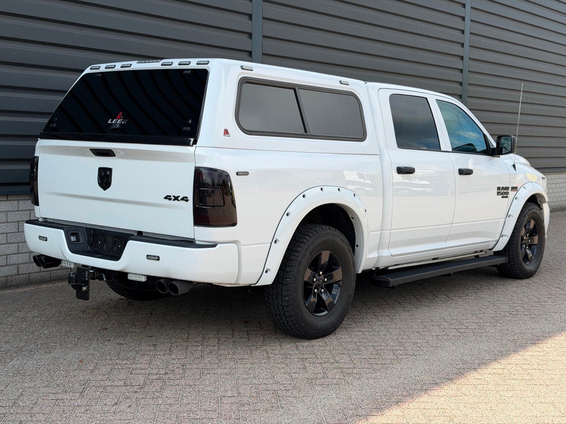 Dodge RAM 1500 CLASSIC 5.7 V8 Crew Cab | LPG | Led | Custom, Auto's, Automaat, Gebruikt, 5654 cc, Wit