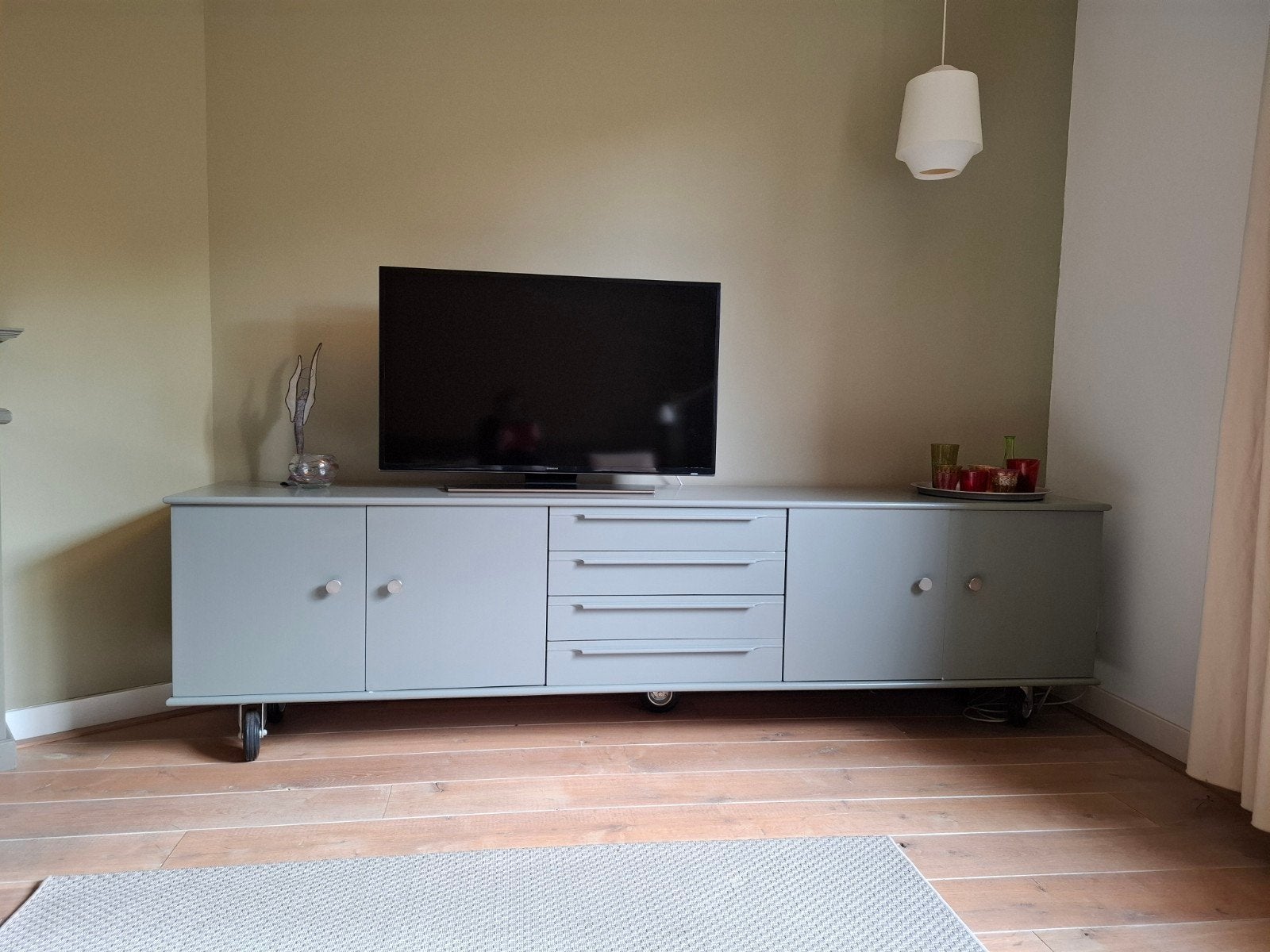 houten tv kast, warmgrijs, Ophalen, Gebruikt, 50 tot 75 cm