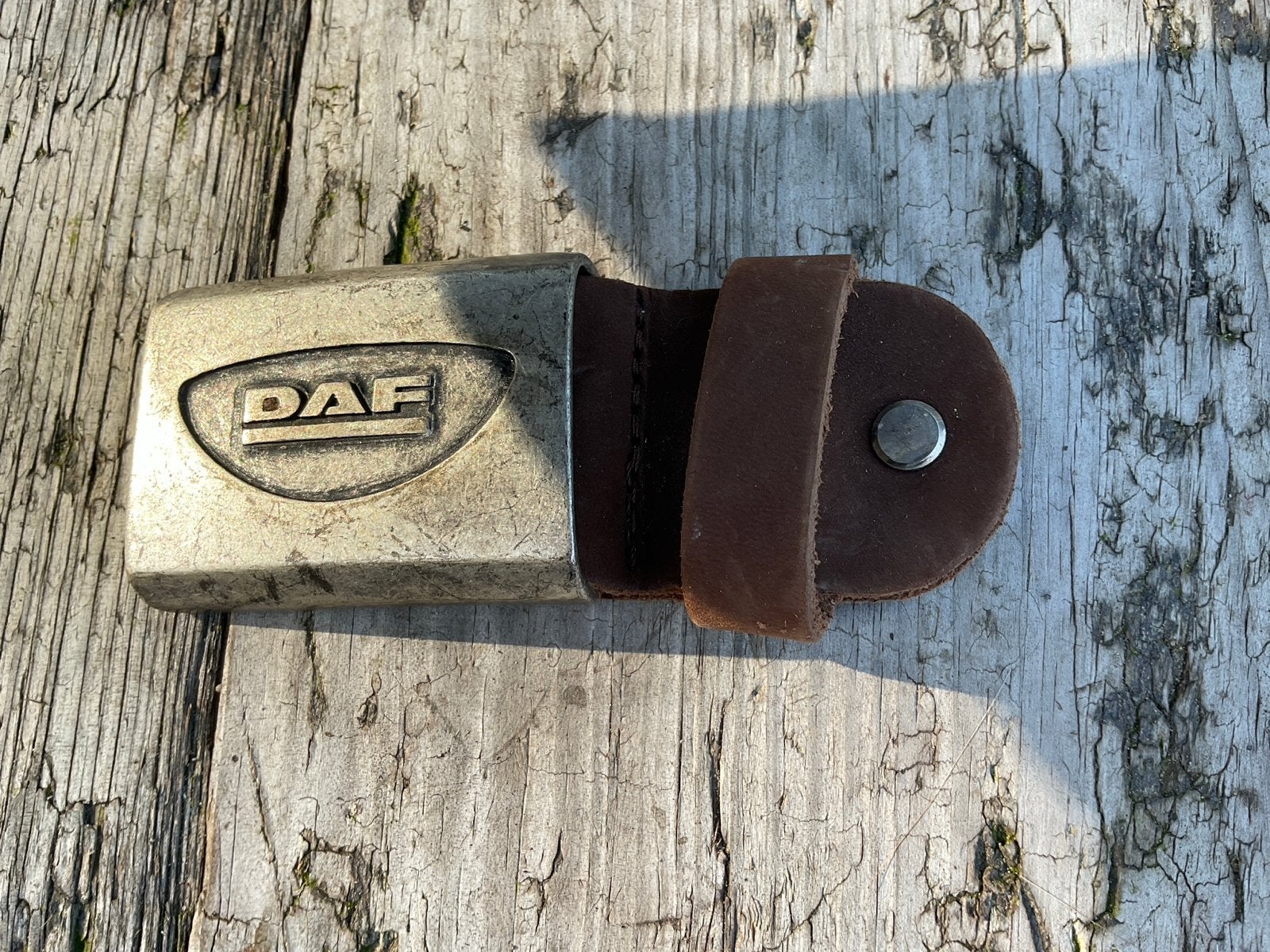 DAF metalen gesp met leren houder/Buckel, Ophalen of Verzenden, Gebruikt