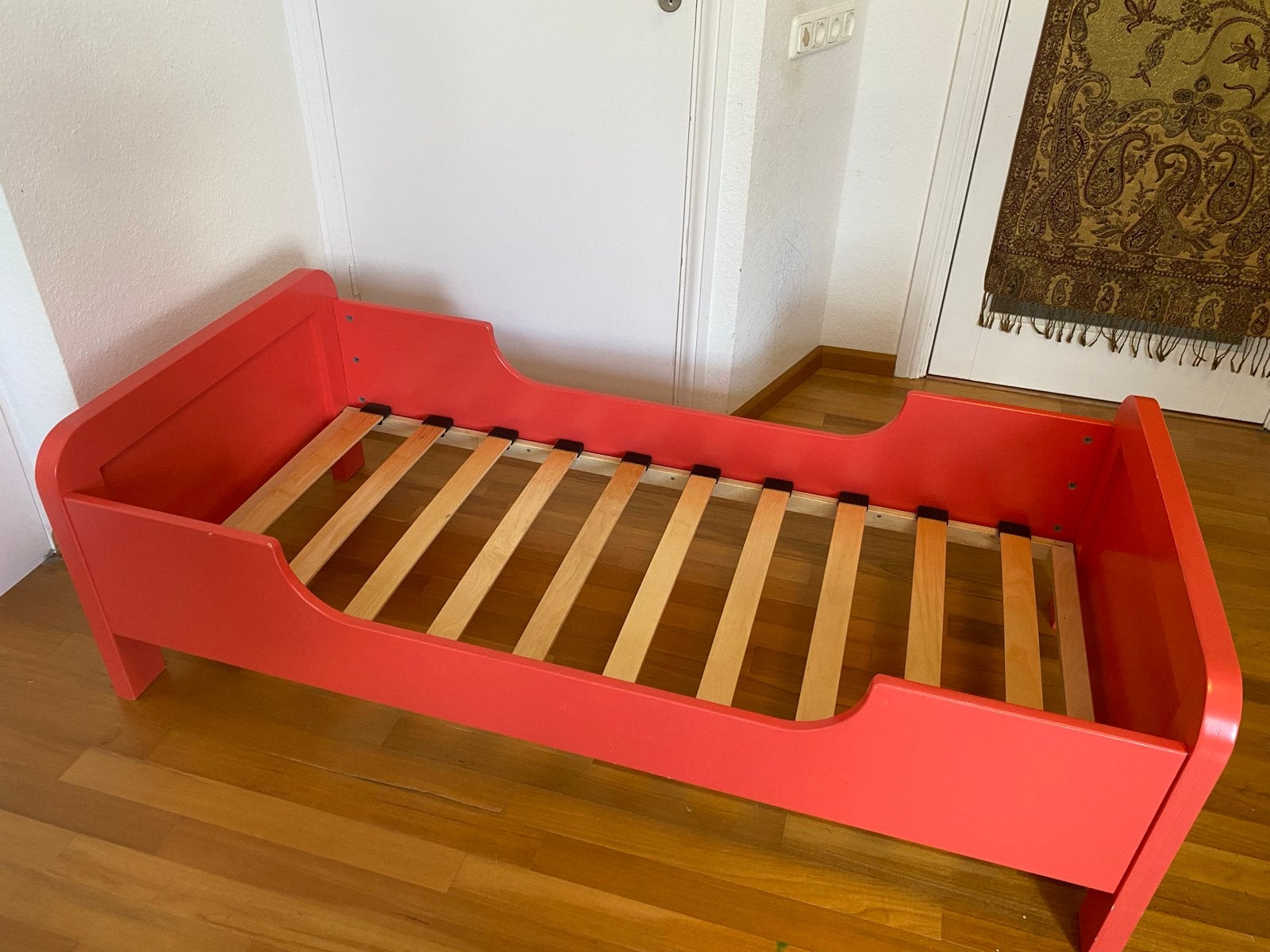 Rood kinderbed (massief hout) incl. lattenbodem, Ophalen, Gebruikt, 70 tot 85 cm, 140 tot 160 cm