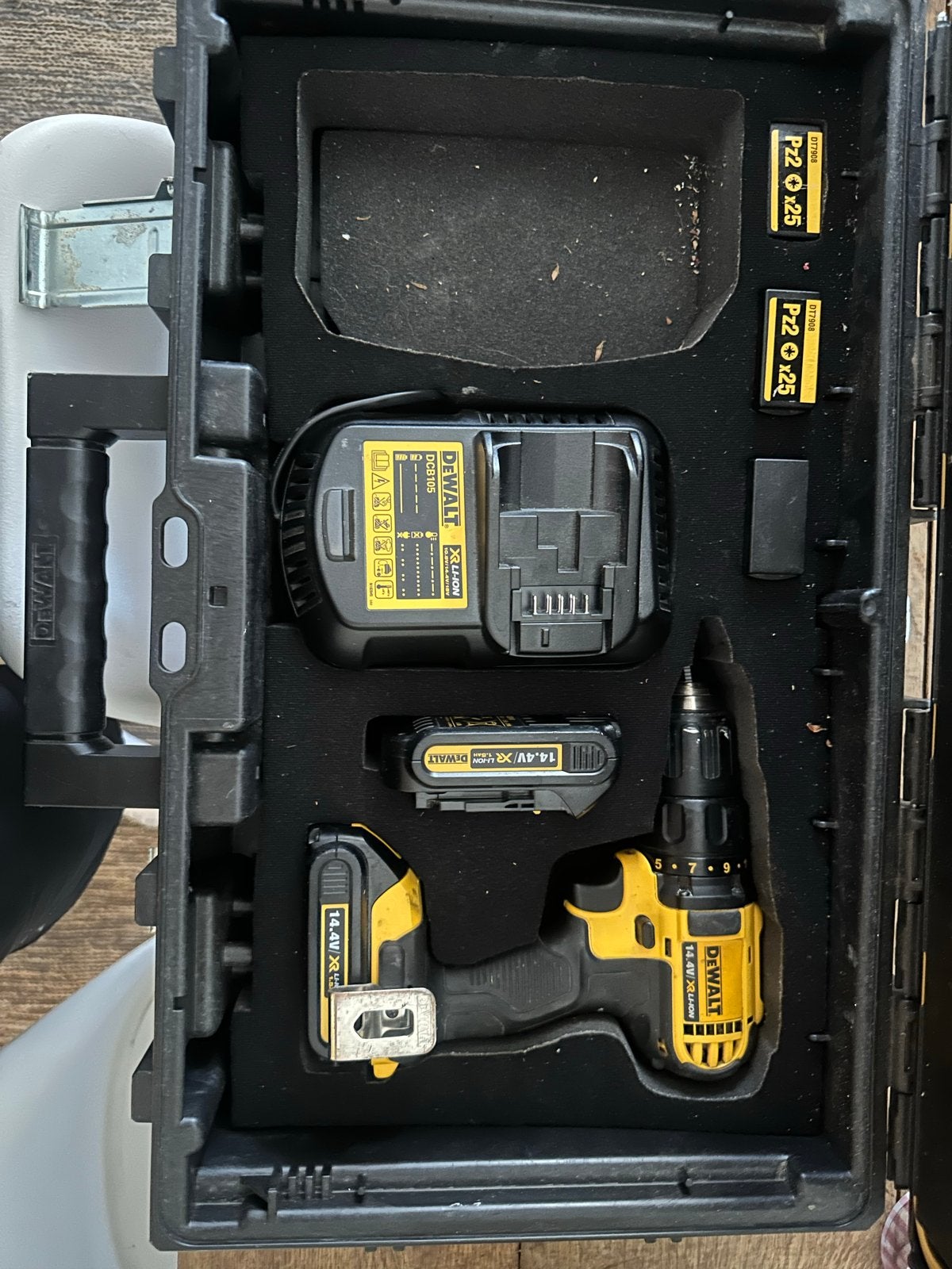 DeWalt Boor- en Schroefmachine met Accu en Oplader, Gebruikt, Variabele snelheid, Ophalen of Verzenden, Boor- en Schroefmachine