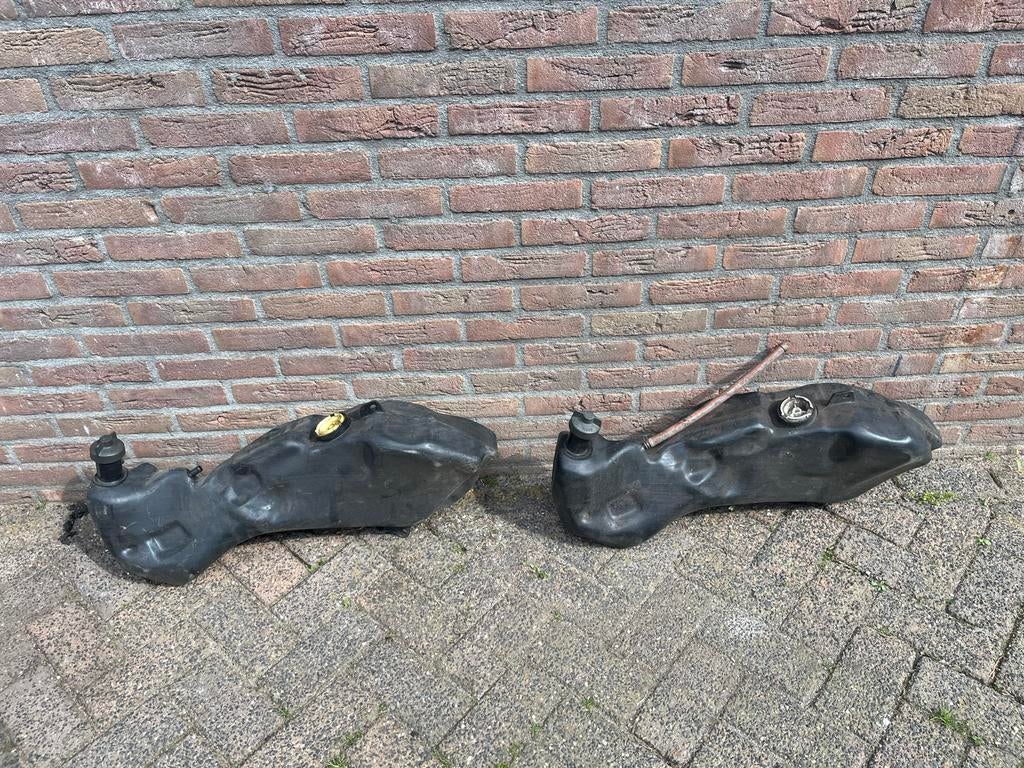 Gilera Runner tank, Fietsen en Brommers, Brommeronderdelen | Scooters, Ophalen, Gebruikt, Tank, Overige merken