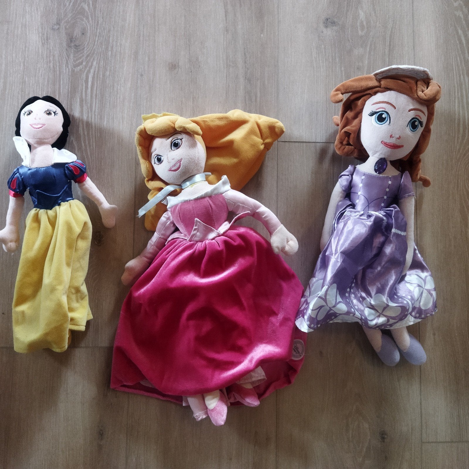 Disney prinsessen knuffels: Sneeuwwitje, Aurora, Sofia, Disney, Overige typen, Ophalen of Verzenden, Middelgroot (20 tot 80 cm)