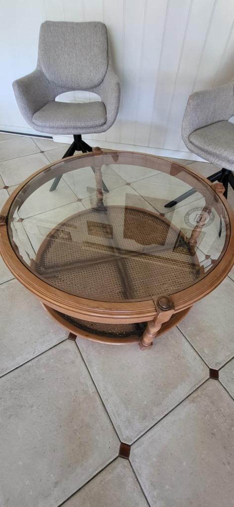 Ronde salontafel kersenhout met glasplaat en rotan onderblad, Glas, Gebruikt, 50 tot 100 cm, Rond
