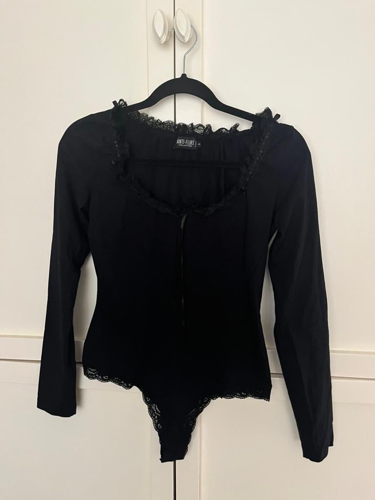 Anti-flirt body met kant en lint mt 38., Maat 38/40 (M), Zwart, Ophalen of Verzenden, Korte mouw