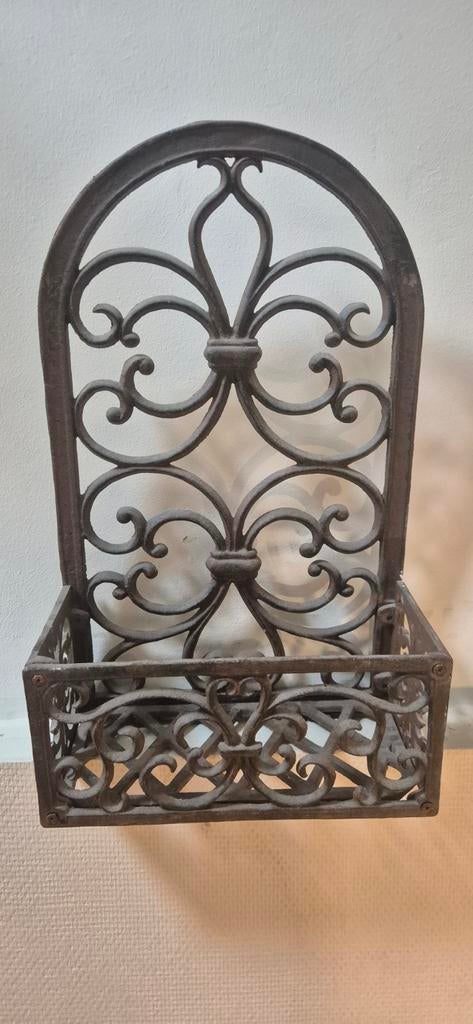 Decoratieve ijzeren plantenbak voor tuin of balkon, Tuin en Terras, Bloembakken en Plantenbakken, Ophalen, Gebruikt, Minder dan 60 cm