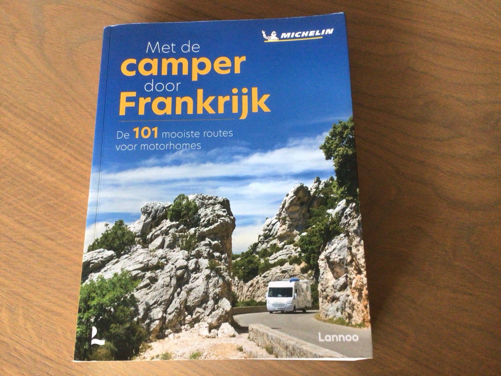 Met de camper door Frankrijk - Michelin Reisgids, Michelin, Europa, Ophalen of Verzenden, Zo goed als nieuw