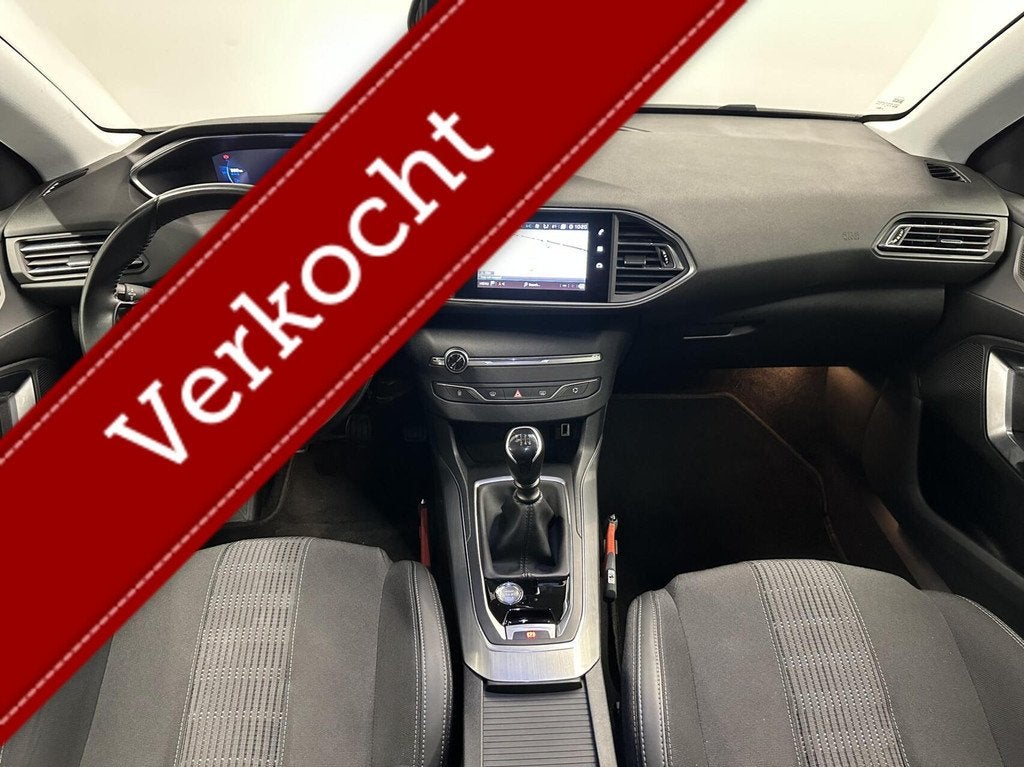Peugeot 308 SW 1.2 PureTech Allure Pack CARPLAY TREKHAAK NAV, Gebruikt, 1199 cc, Met garantie (alle), Origineel Nederlands