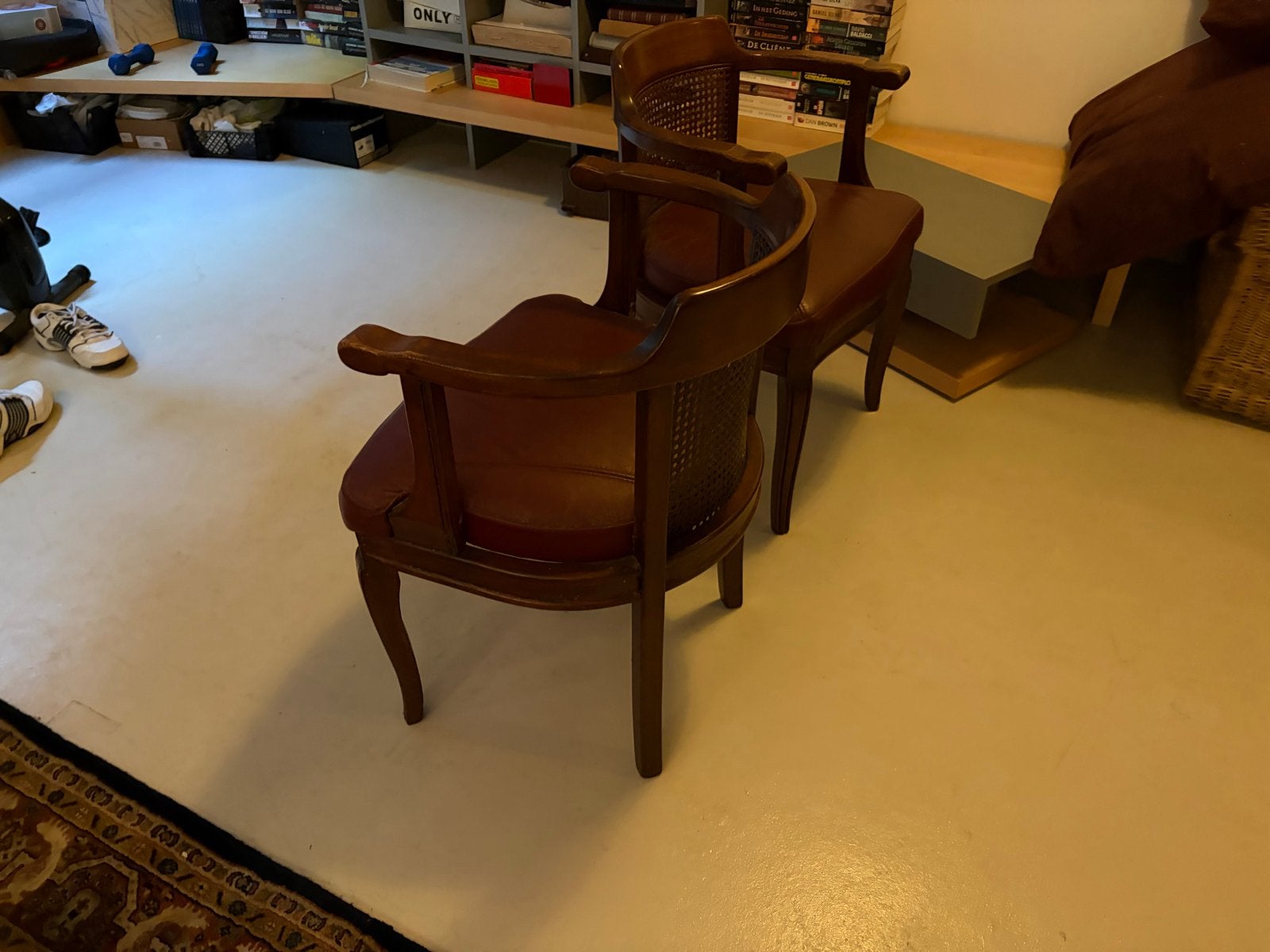 2 Klassieke Armfauteuils met Webbing Rug en Leren Zitting, Huis en Inrichting, Fauteuils, Ophalen
