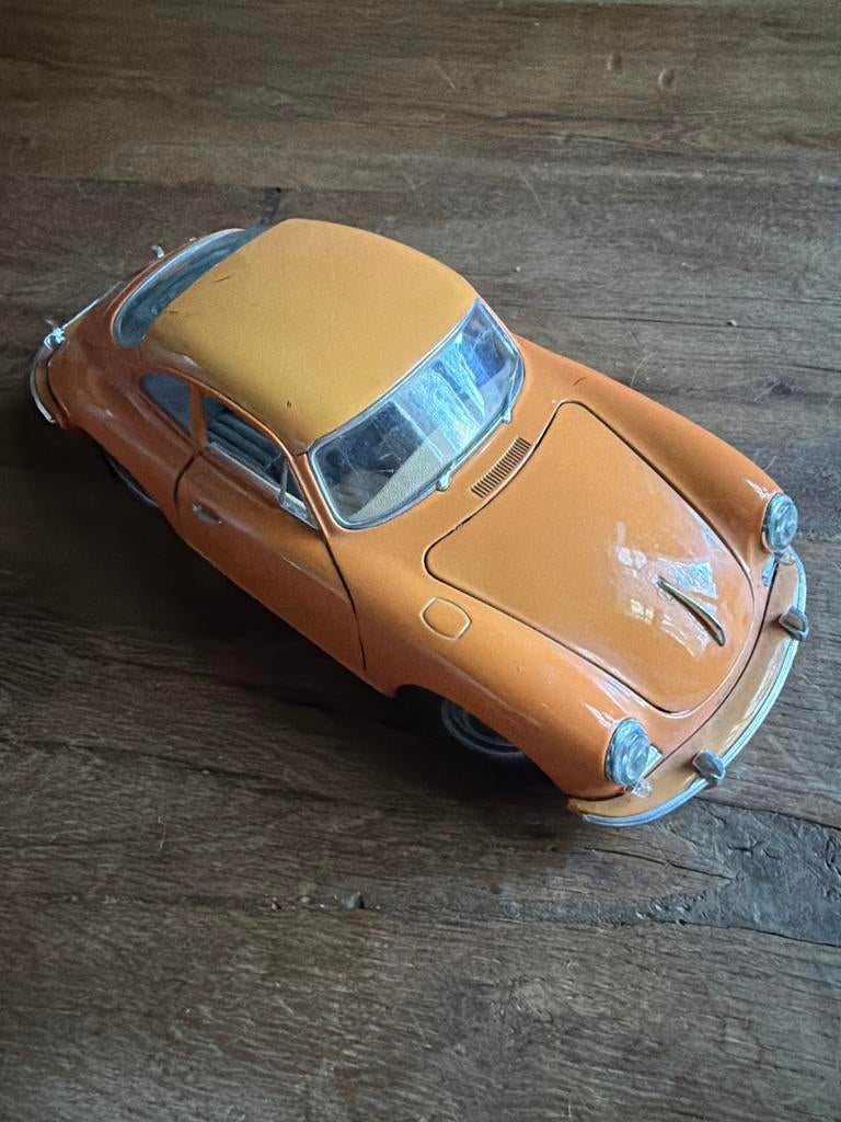 Vintage Porsche 356 Modelauto - Oranje - model 1961, Hobby en Vrije tijd, Modelauto's | 1:18, Ophalen of Verzenden, Gebruikt, Auto