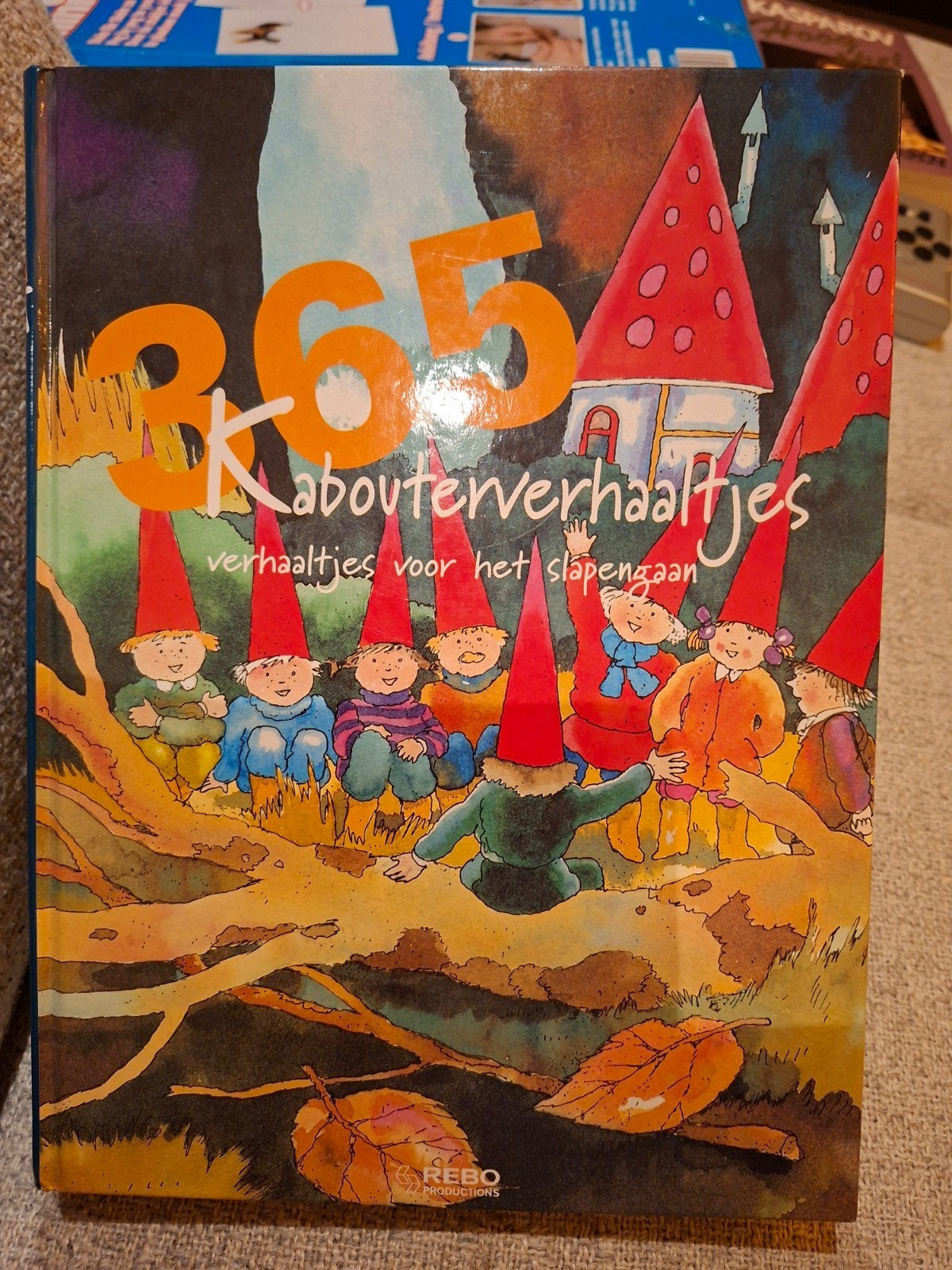 365 Kabouterverhaaltjes: Verhaaltjes voor het slapengaan, Ophalen of Verzenden, Zo goed als nieuw, REBO Productions, 2 tot 3 jaar