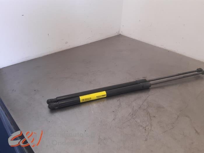 Set Gasdempers Achterklep van een Volkswagen Caddy, Gebruikt, -, Volkswagen, -