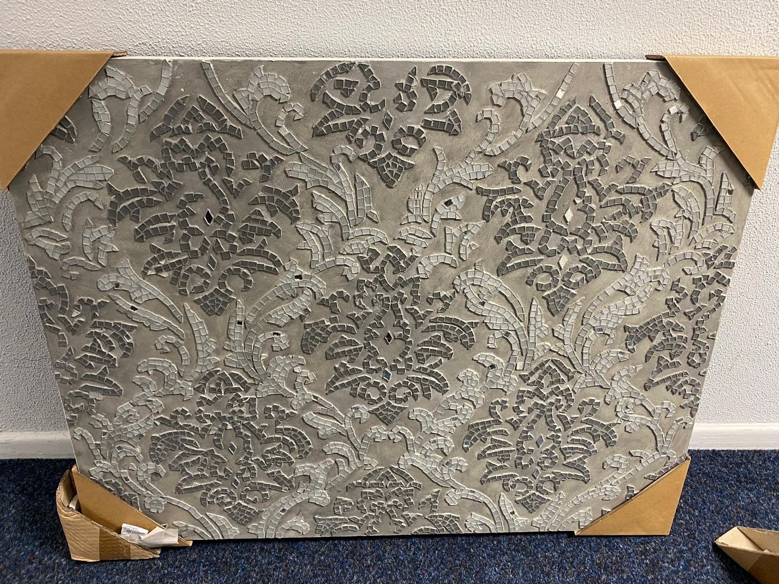 Mooi grijs wandpaneel met glasmozaïek van PTMD, Huis en Inrichting, Ophalen of Verzenden, Zo goed als nieuw, Glas, Wandbord of Wandpaneel