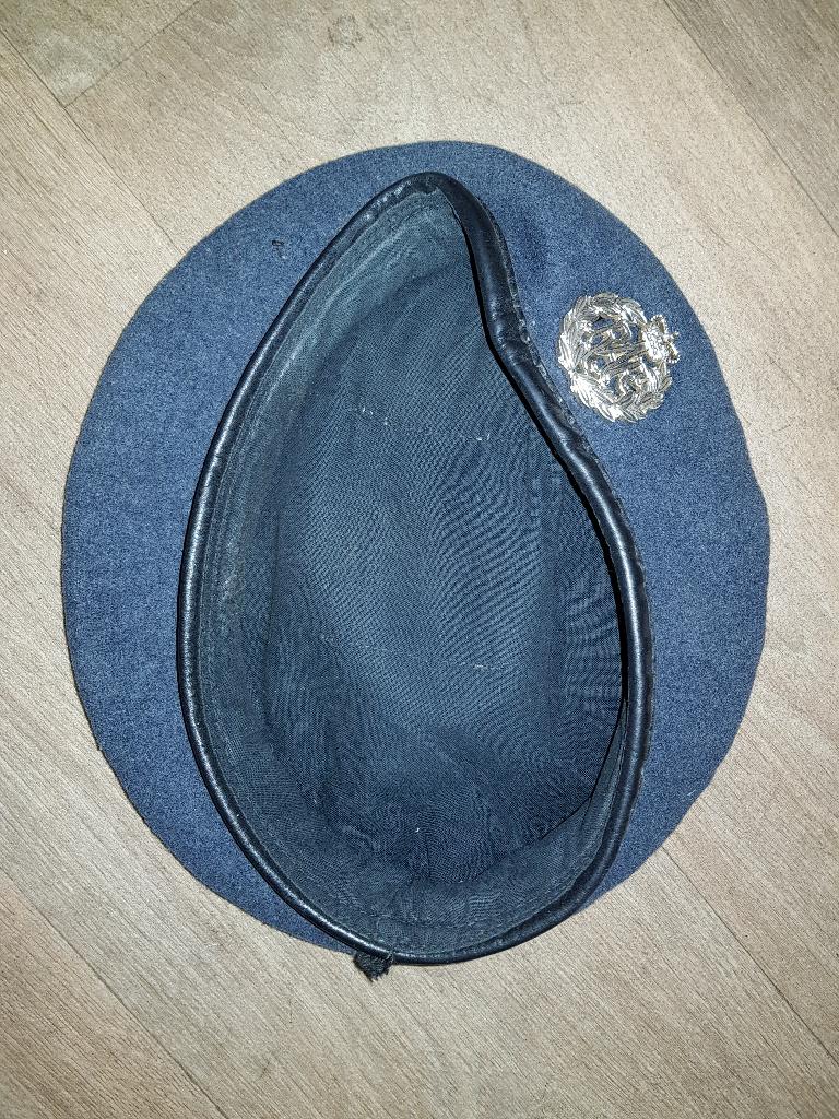 RAF Brits Royal Air Force Beret Baret Luchtmacht Luchtvaart, Ophalen of Verzenden, Landmacht, Nederland, Embleem of Badge