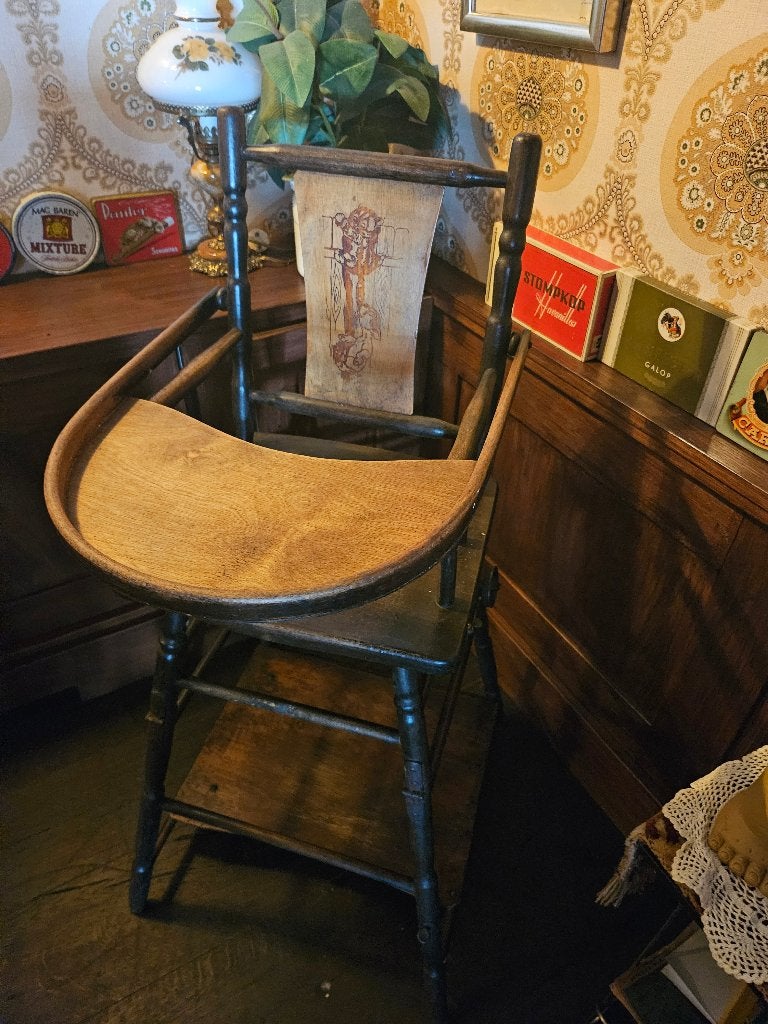 Antieke kinderstoel, hout, Ophalen, Gebruikt