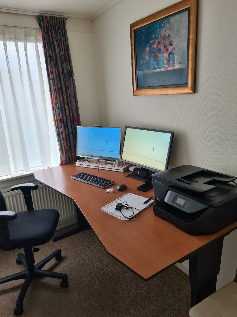 Computerbureau, 90 cm, Gebruikt, In hoogte verstelbaar, 180 cm