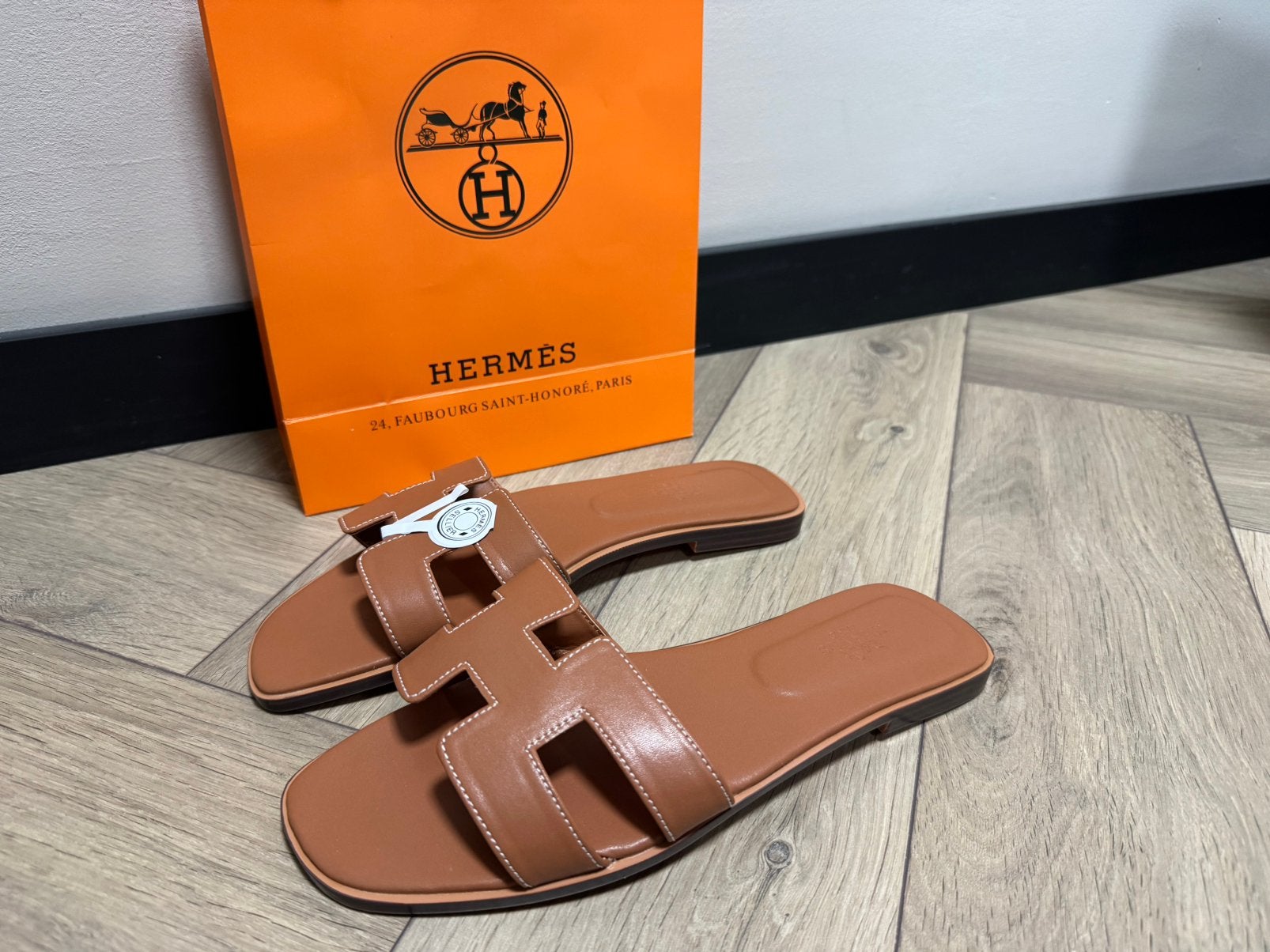 Hermes Slipper bruin (vrouwen), Ophalen of Verzenden, Nieuw, Bruin