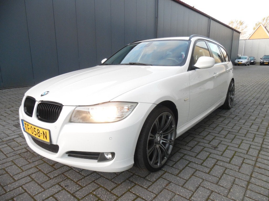 Bmw 3-SERIE 320I LUXURY LINE, Auto's, Euro 5, Achterwielaandrijving, 4 cilinders, Wit