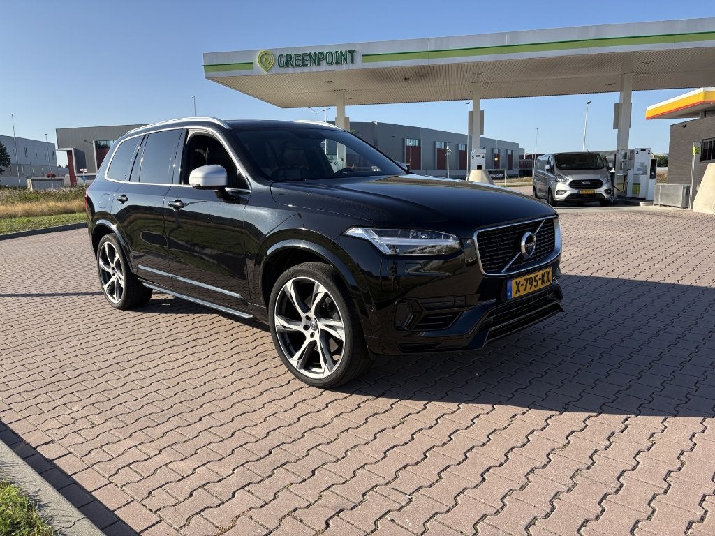 Volvo XC90 2.0 T8 AUT 2017 Zwart 2e EIGENAAR R-DESIGN, Auto's, Navigatiesysteem, Zwart, 1969 cc, 320 pk