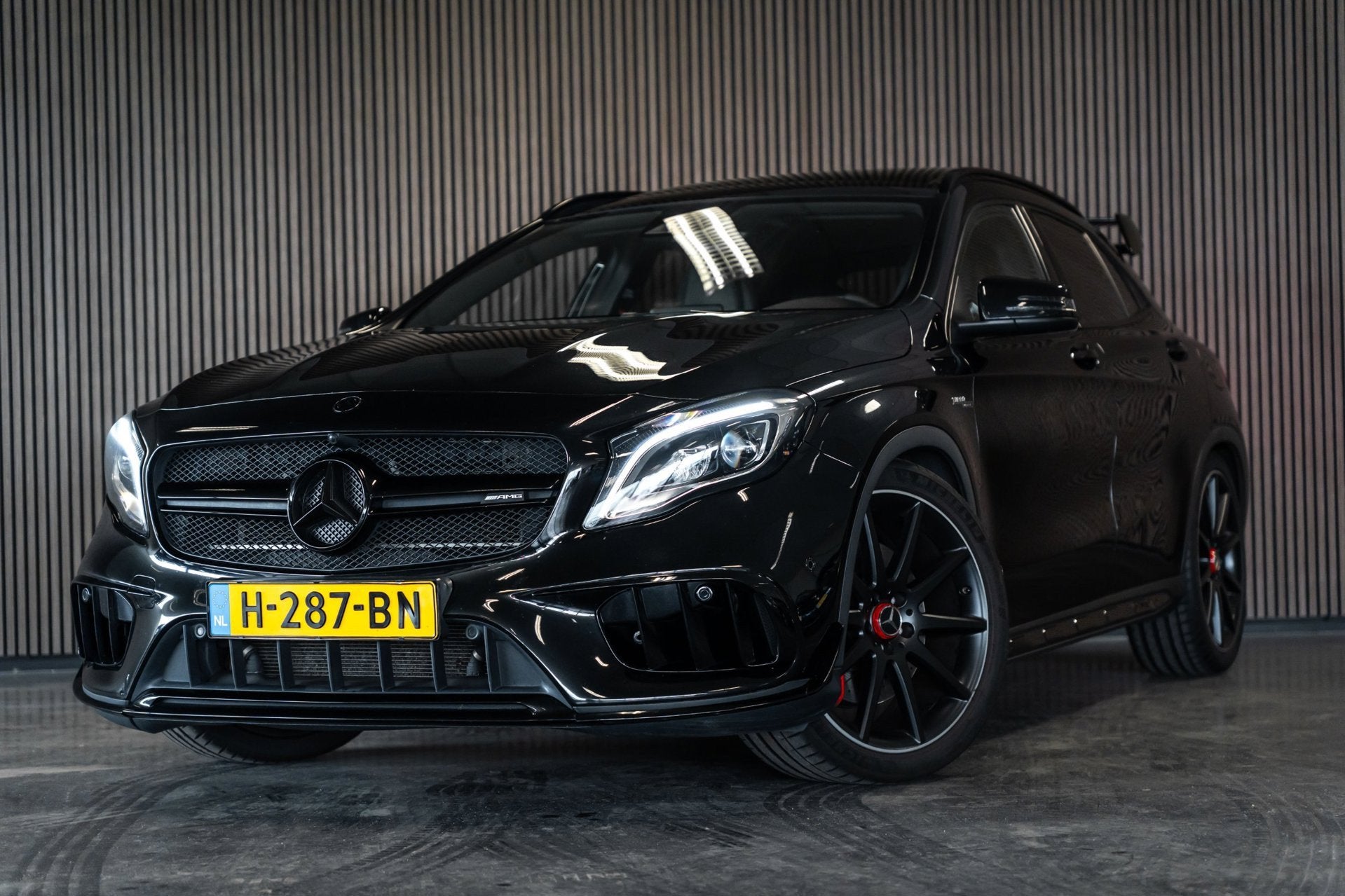 Mercedes-Benz GLA-klasse AMG 45 Premium| AERO | KUYP | BOMVO, Auto's, Automaat, Gebruikt, 4 cilinders, Automatische klimaatregeling