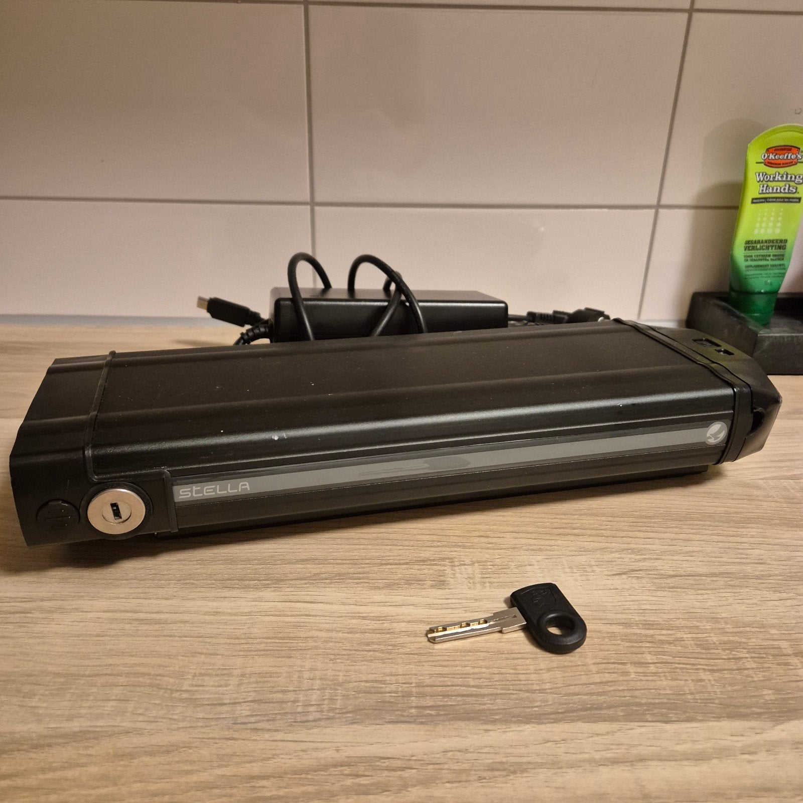 Defecte Stella accu, Fietsen en Brommers, Gebruikt