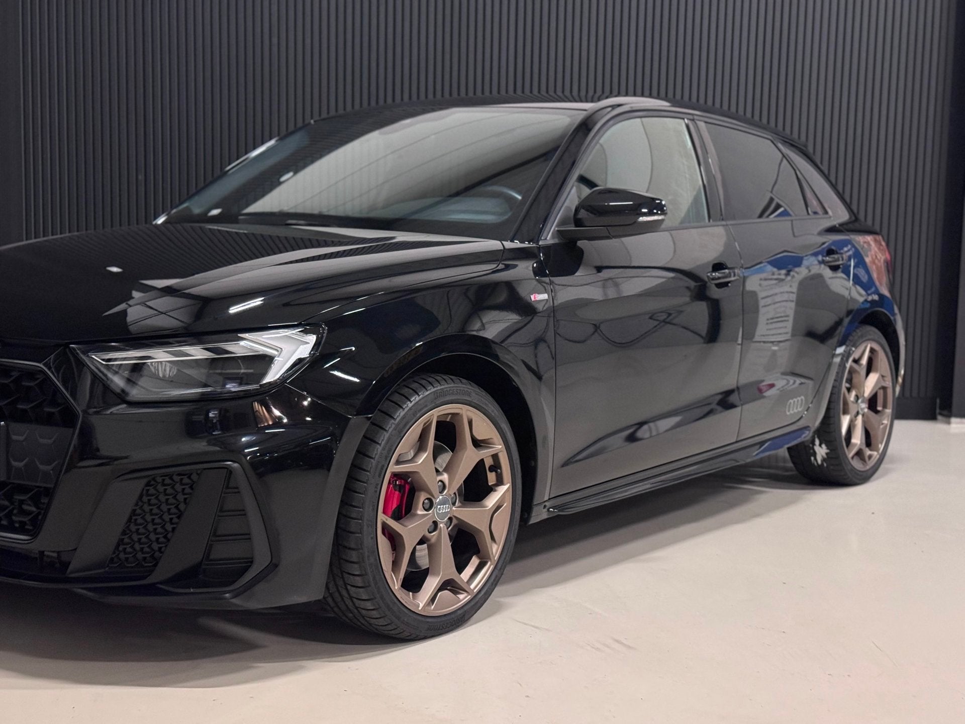 Audi A1 SPORTBACK 40 TFSI 3X S-LINE | LED | 207 PK | VIRTUAL, Auto's, Dealer onderhouden, 4 cilinders, 1984 cc, Zwart