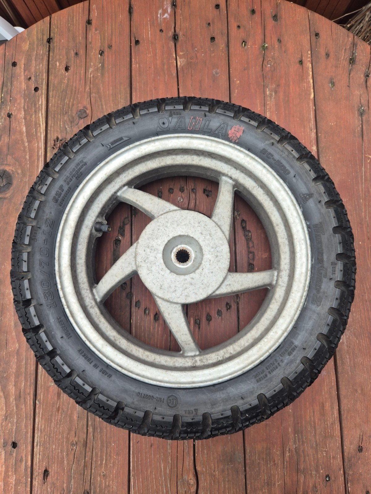SYM Achtervelg 12" Inch met nog zgan Winter/Regenband, Ophalen of Verzenden, Gebruikt, Overige typen, Sym