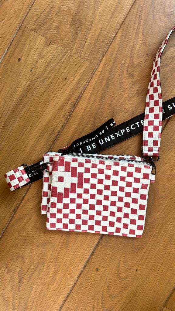 Schoudertoilettasjes 10 DAYS, Sieraden, Tassen en Uiterlijk, Tassen | Damestassen, Ophalen of Verzenden, Zo goed als nieuw, Rood
