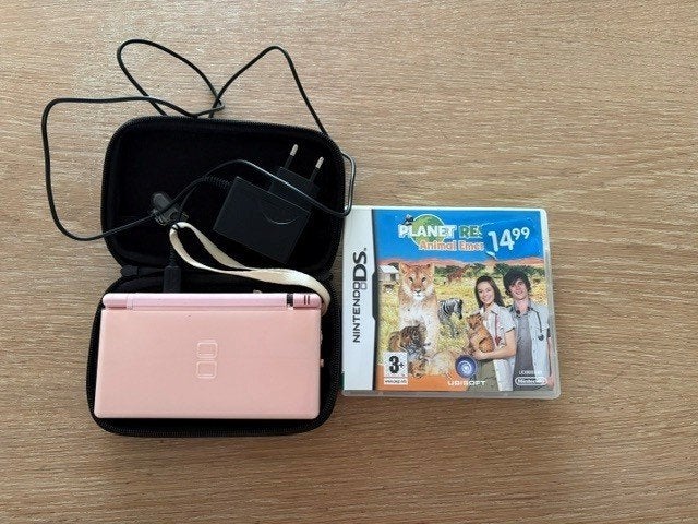 Roze Nintendo DS Lite met spel en hoesje, Spelcomputers en Games, Met games, Gebruikt, Ophalen of Verzenden, Roze