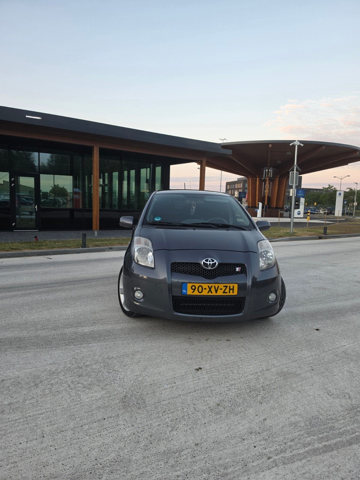 Toyota Yaris 1.8 16V Vvt-i 5DR TS 2007 Grijs, Auto's, Toyota, Voorwielaandrijving, Stof, Zwart, 4 cilinders