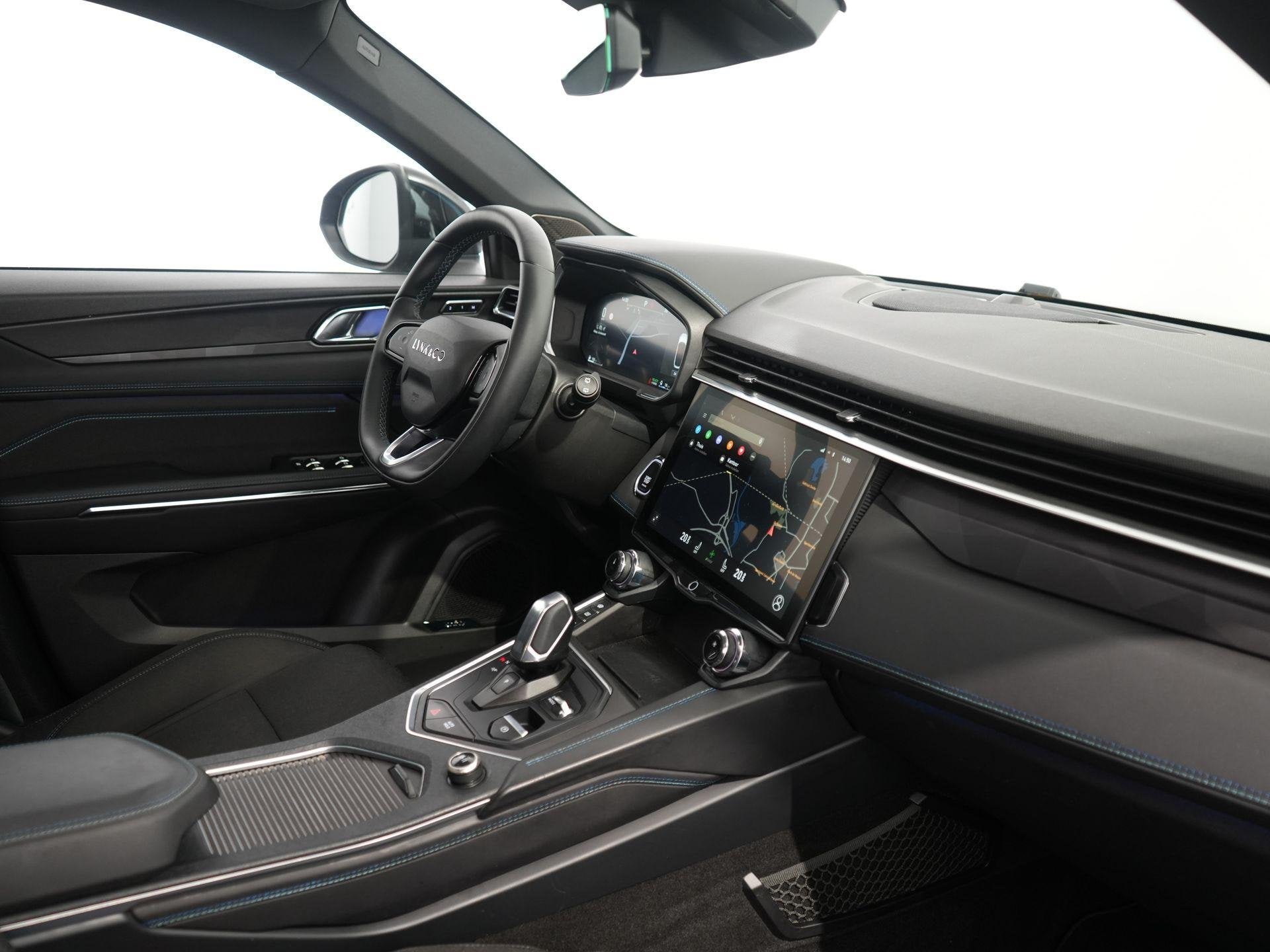 Lynk & Co 01 1.5 | Zwarte hemel | 360 camera | ACC | Pano |, Auto's, Stof, Euro 6, Zwart, Plug-in hybride
