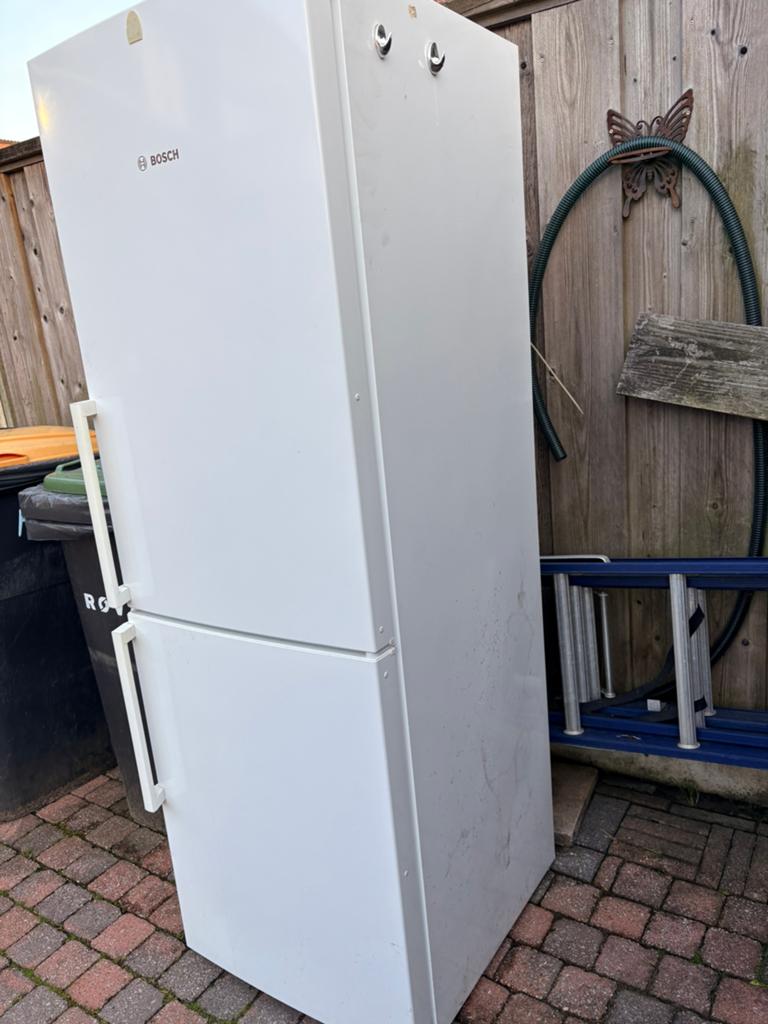 Gratis koelkast witgoed, Witgoed en Apparatuur, Koelkasten en IJskasten, Ophalen, Zo goed als nieuw, Met aparte vriezer, 160 cm of meer