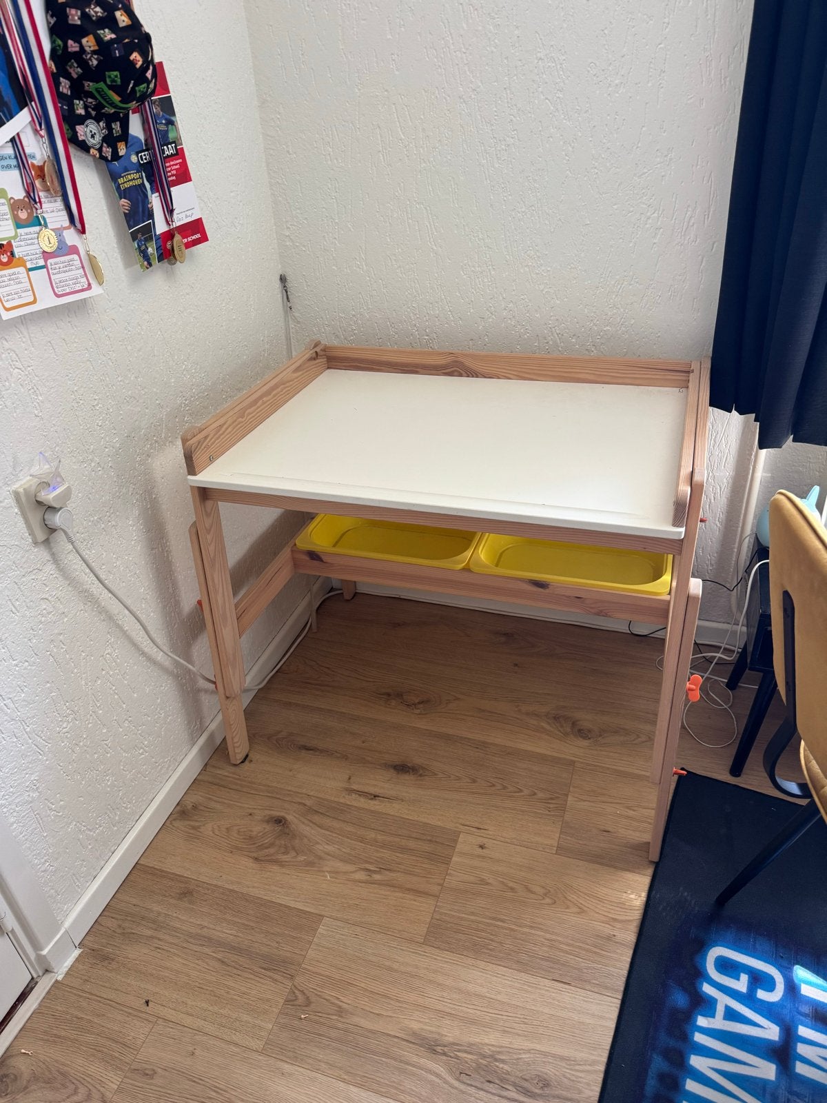 IKEA Flisat kindertafel met opbergbakken, Ophalen of Verzenden, Gebruikt, Tafel(s)