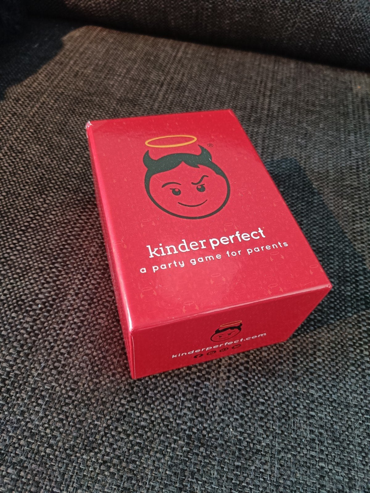 Kinder Perfect: Hilarisch partygame voor ouders, Vijf spelers of meer, Ophalen of Verzenden, Zo goed als nieuw, Kinder Perfect
