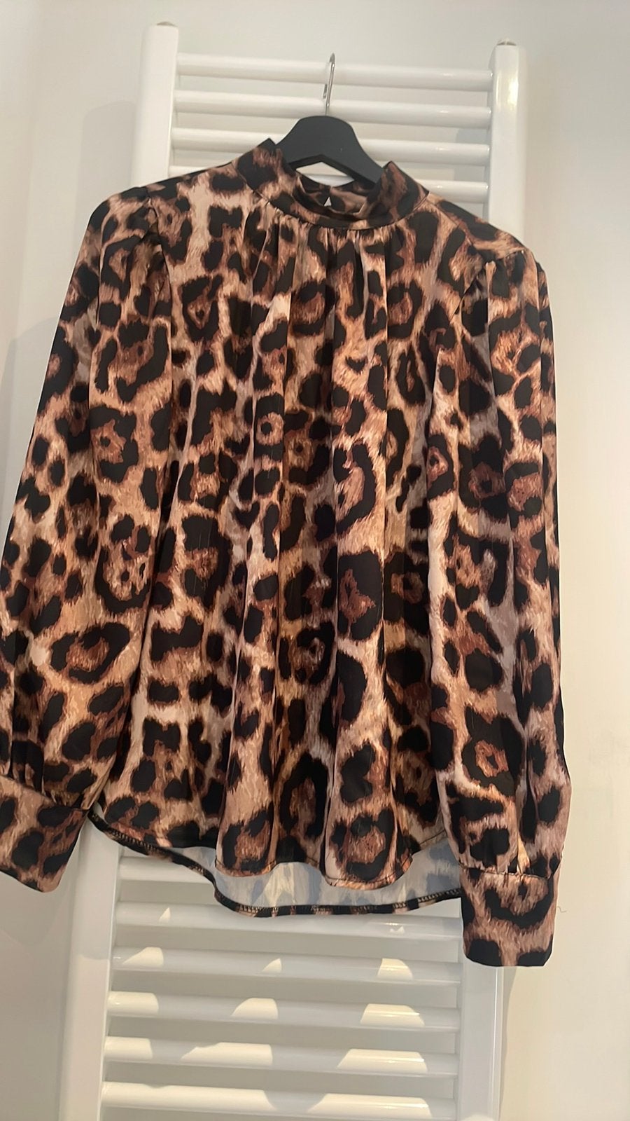 Leuke tijger print blouse, Kleding | Dames, Ophalen of Verzenden, Zo goed als nieuw, Maat 36 (S), Bruin