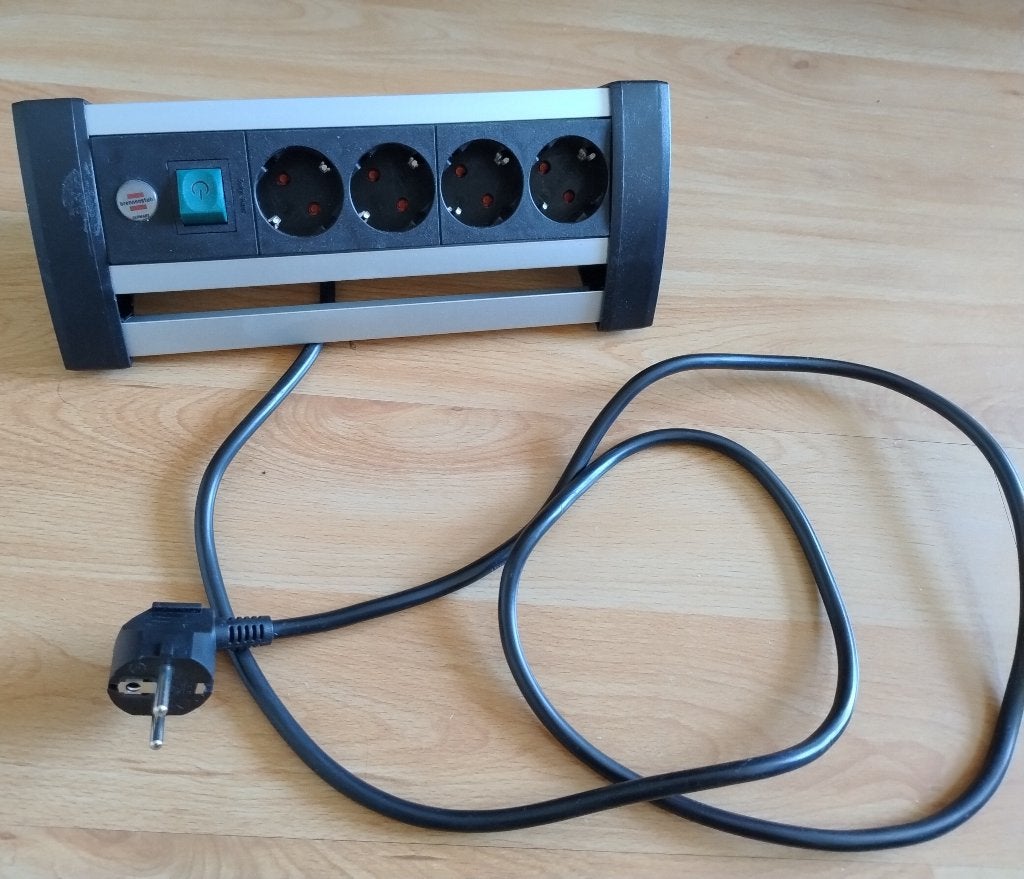 (Bureau) stekkerdoos, Doe-het-zelf en Verbouw, Elektra en Kabels, Ophalen of Verzenden, Zo goed als nieuw, Stopcontact