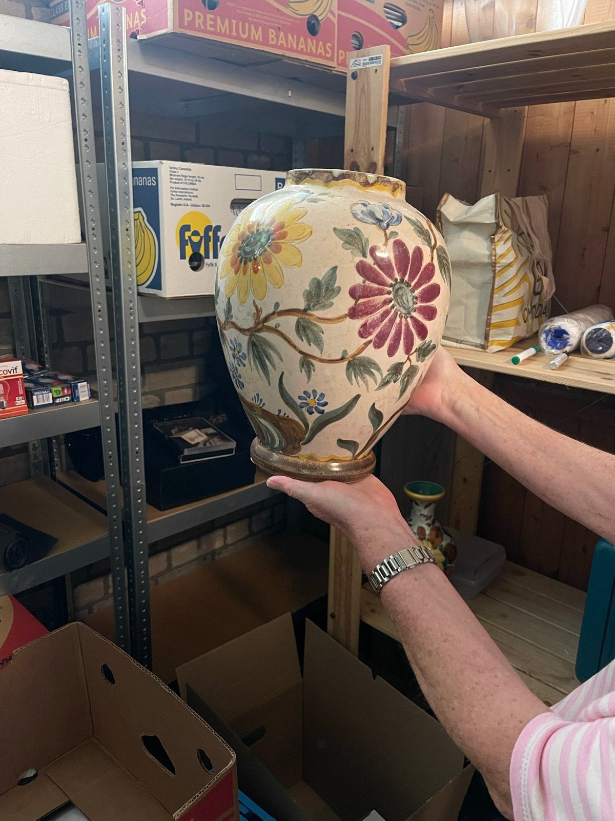 Antieke Berka Gouda vaas met bloemmotief, Ophalen