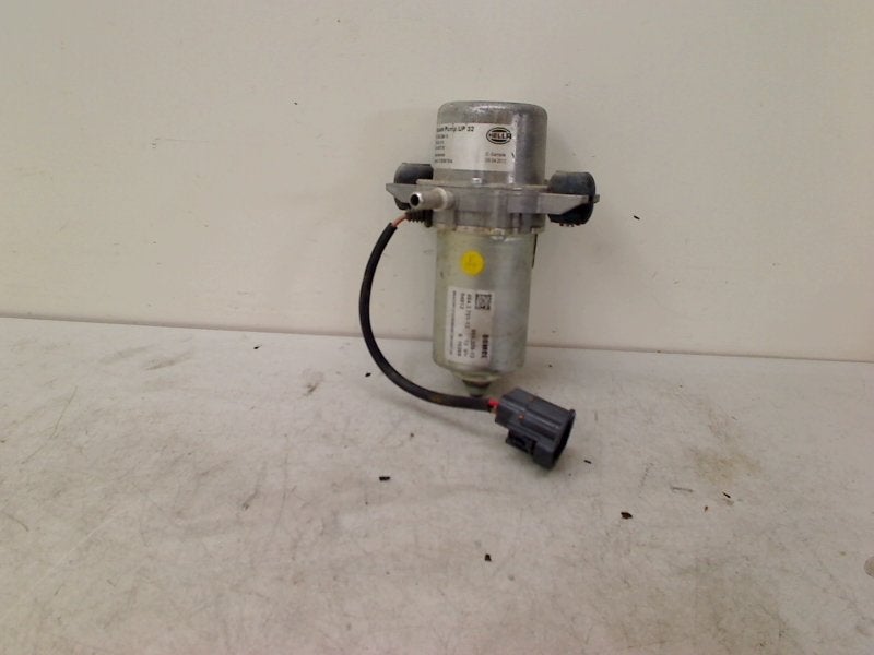 Vacuumpomp onderdrukpomp rem Audi Q5 (8RB) 2012 8R0614215, Gebruikt, Auto-Union-Straße  1, Ingolstadt 85057, , Duitsland, Info@audi.de
