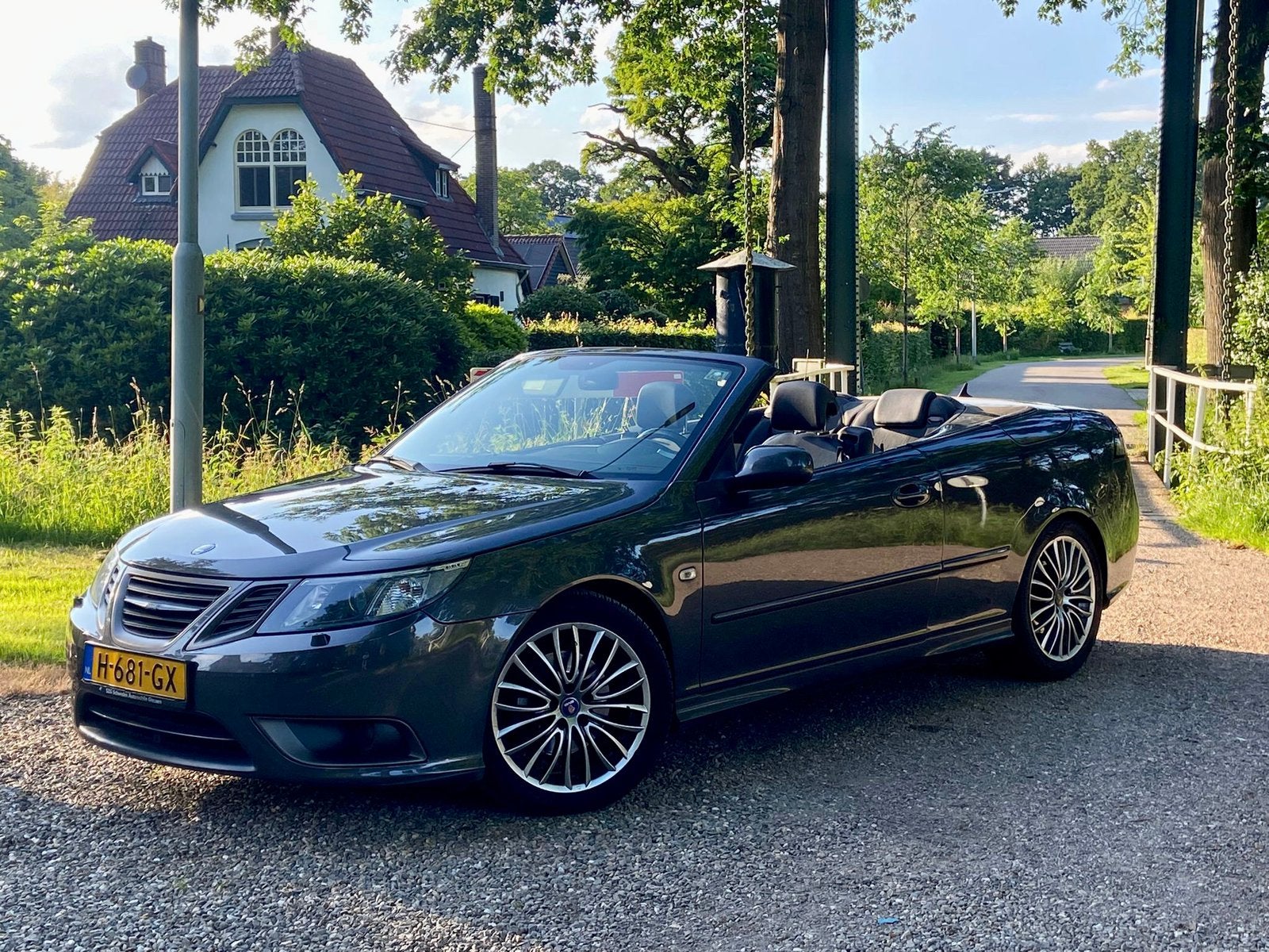 Saab 9-3 2.0T. Aero, Cabrio 2011 210 PK Grijs, 1670 kg, 4 cilinders, Cabriolet, 4 stoelen