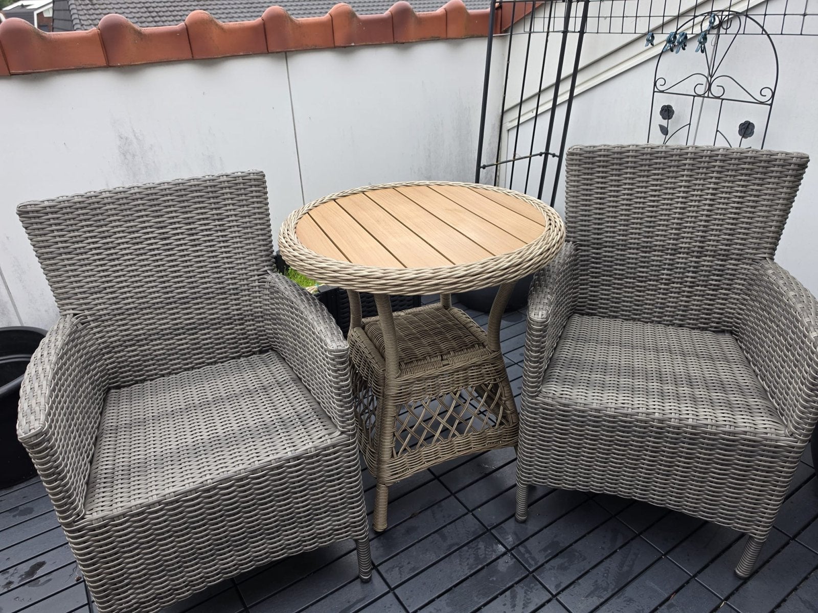 Wicker tuinset met twee stoelen en bijzettafel, Tuin en Terras, Tuinsets en Loungesets, Gebruikt, Bijzettafel, Wicker, Tuinset