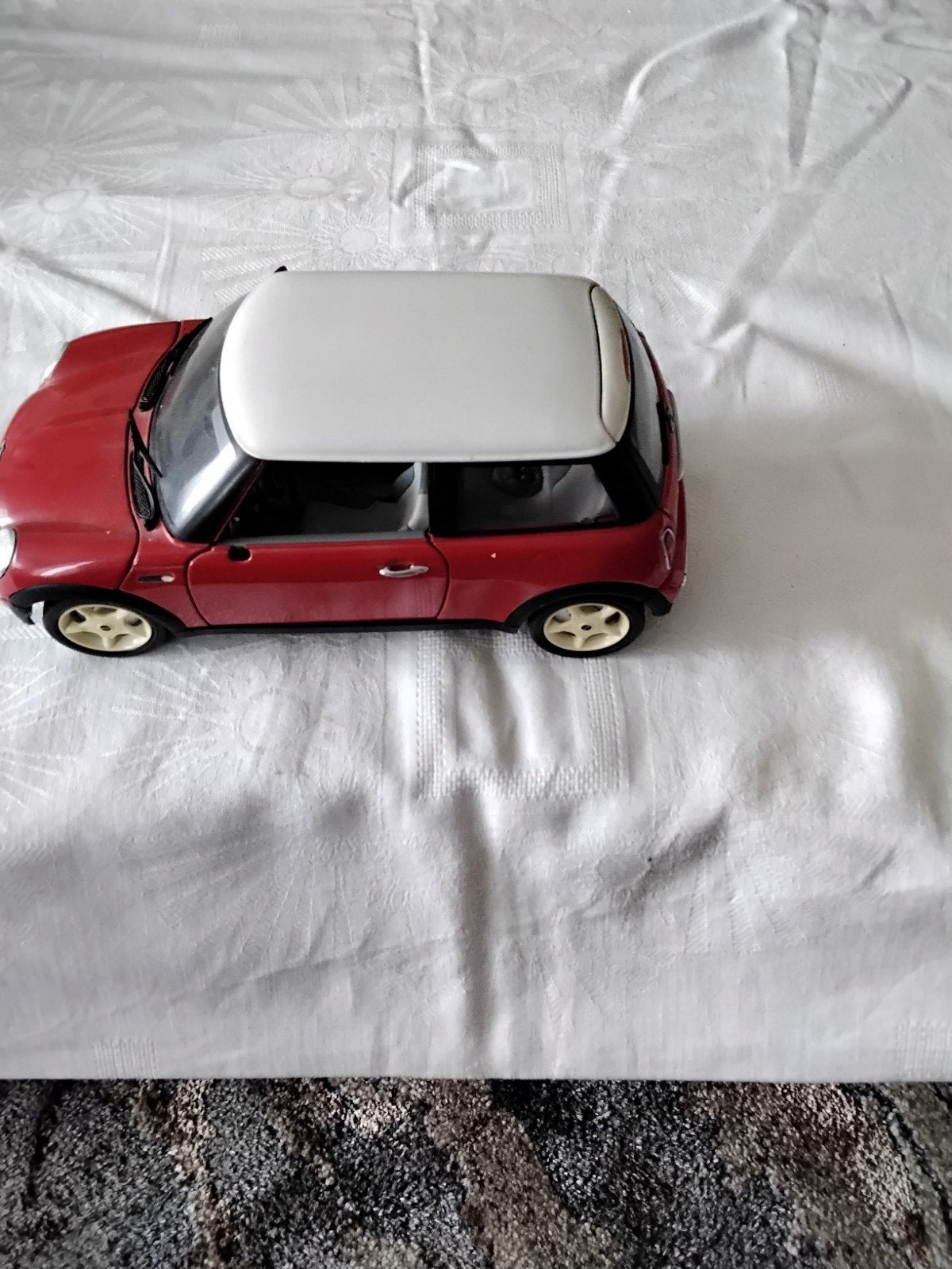Mini Cooper 1/18, Ophalen of Verzenden, Zo goed als nieuw, Auto, Bburago