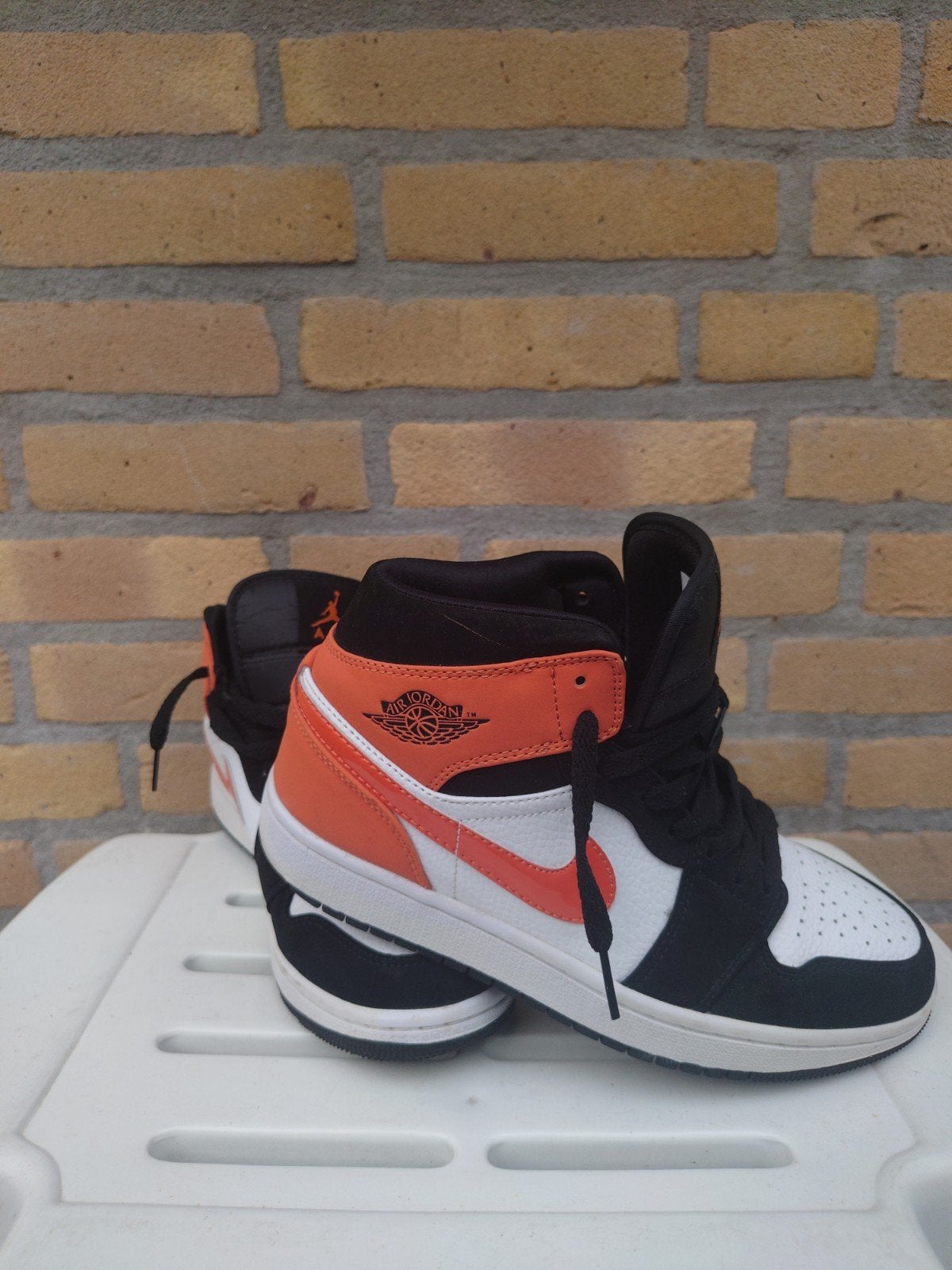 Nike Air Jordan 1 Mid SE 'Orange Black White', Nike Air Jordan, Oranje, Ophalen of Verzenden, Sneakers of Gympen