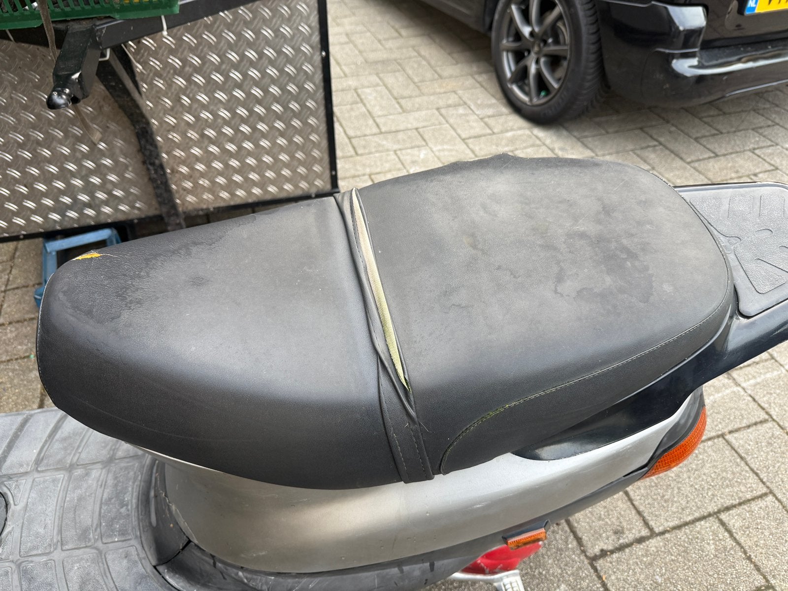 Piaggio puch zip type 1 2 3 zadel, Ophalen of Verzenden, Zo goed als nieuw, Zadel, Piaggio