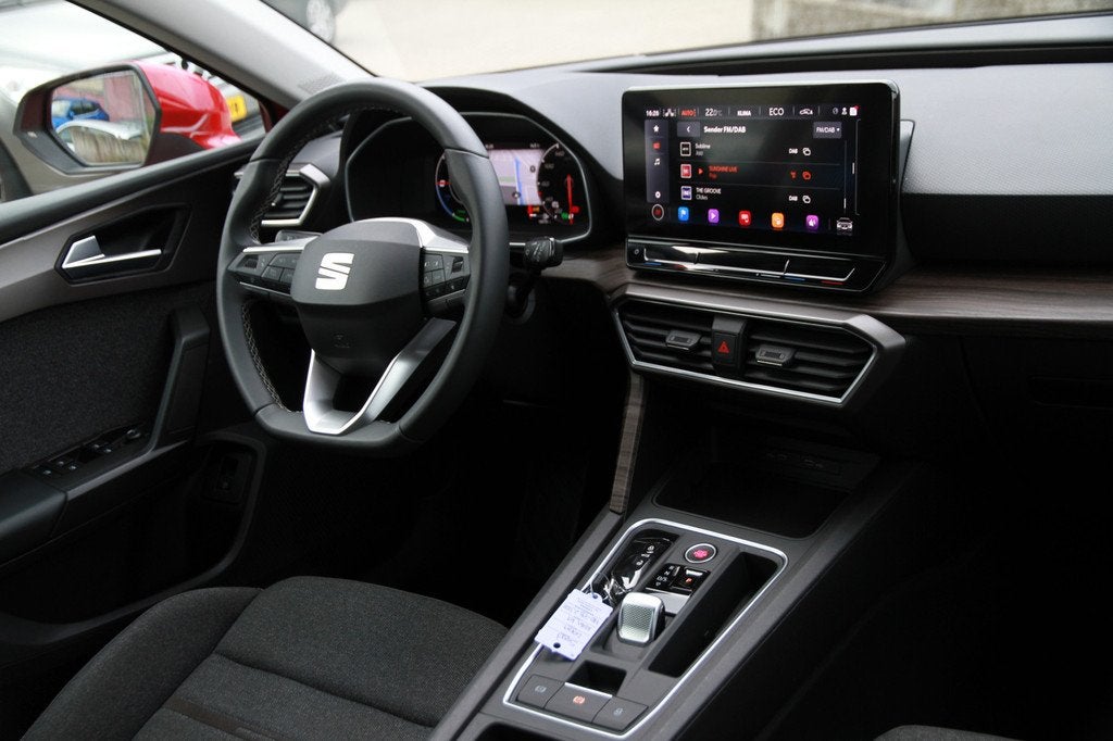 SEAT Leon Sportstourer 1.4 TSI eHybrid PHEV FR Business Inte, Gebruikt, Euro 6, 4 cilinders, 150 pk