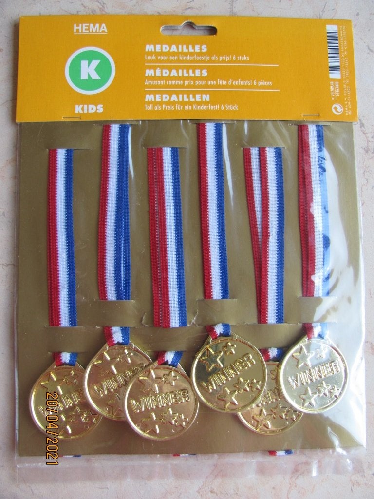 NIEUW 11 HEMA plastic MEDAILLES kinderfeest PRIJSJE beloning, Ophalen of Verzenden, Nieuw, Feestartikel, Overige