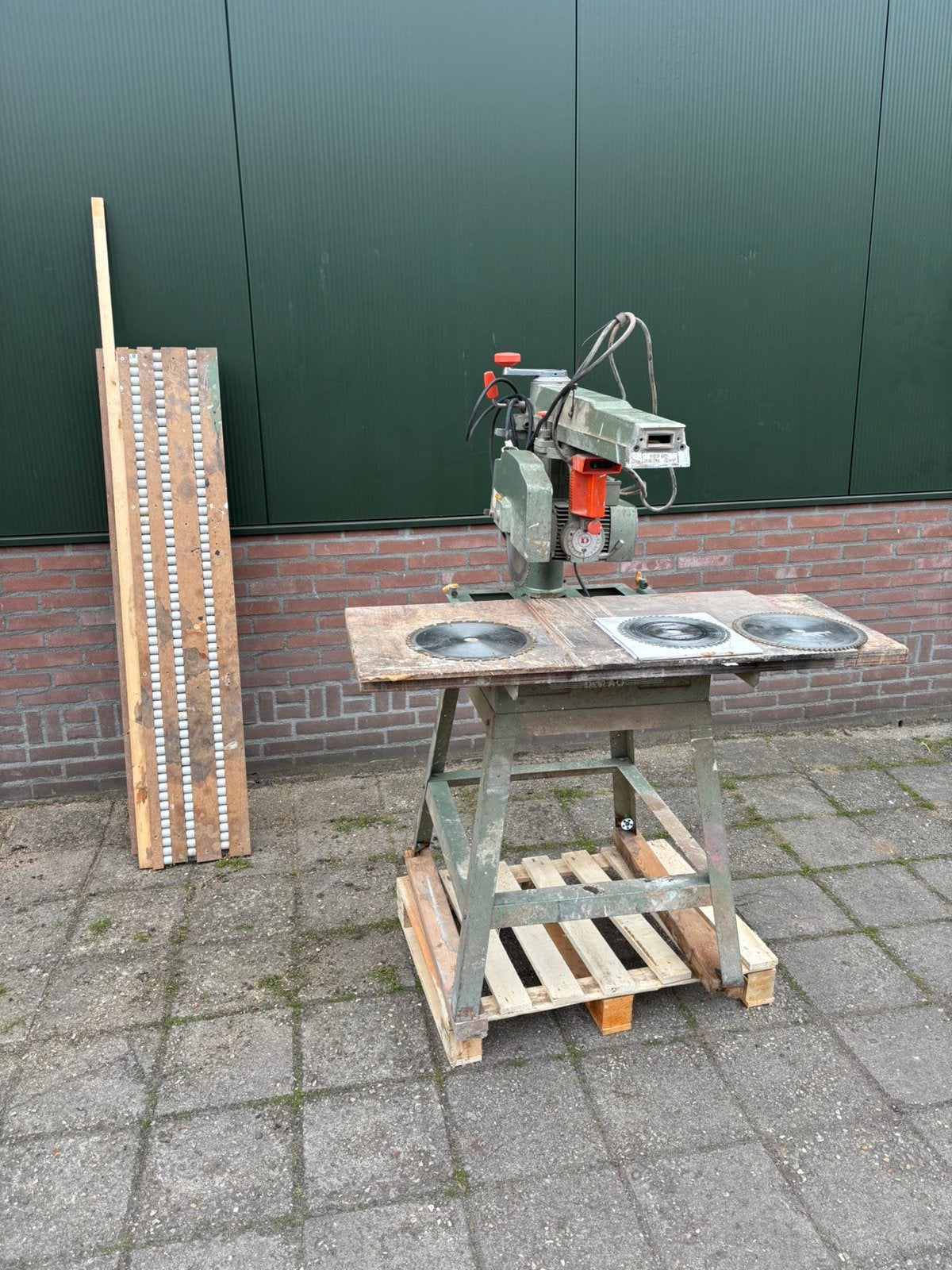 DeWALT radiaalzaagmachine afkortzaagmachine  1,25HP, Ophalen, Cirkelzaag, 70 mm of meer, Zo goed als nieuw