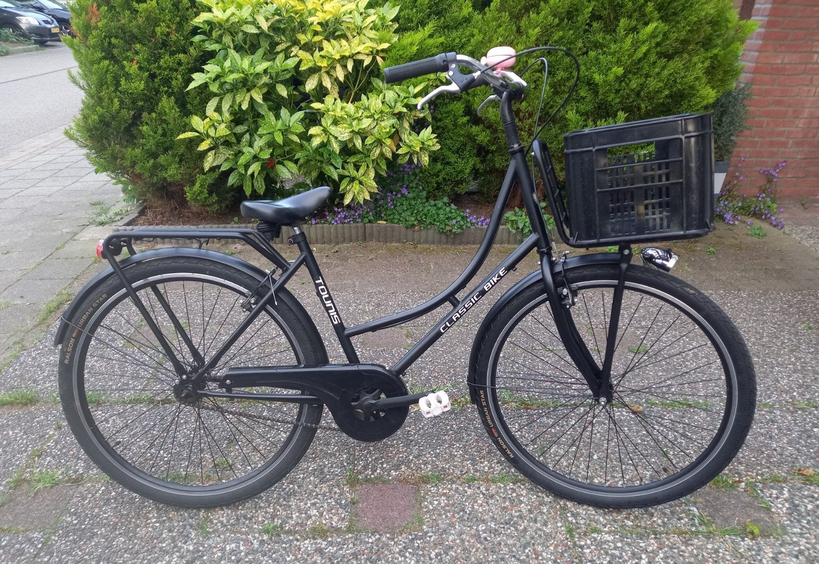 Leuke meidenfiets/matzwarte transportfiets met rekje + krat, Fietsen en Brommers, Gebruikt, Velgrem, Handrem, Ophalen