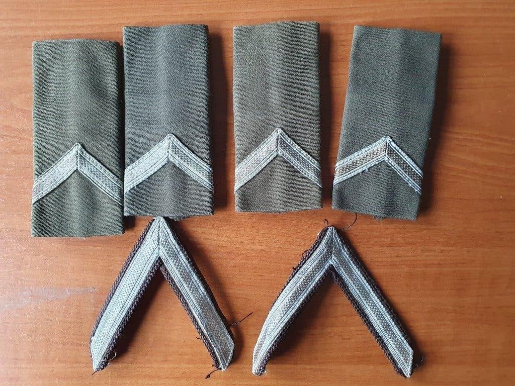 rangonderscheidingstekens sergeant, Ophalen of Verzenden, Landmacht, Nederland, Embleem of Badge