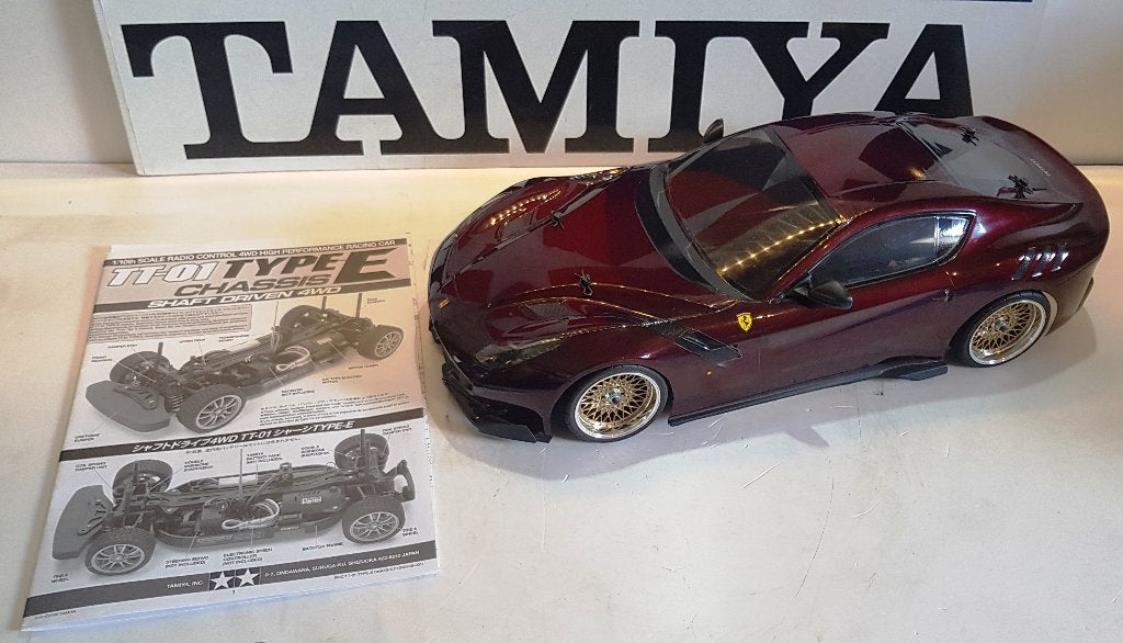Tamiya TT-01 met een zeer mooie Ferrari F12tdf carrosserie, Elektro, Verzenden, Nieuw, Schaal 1:10